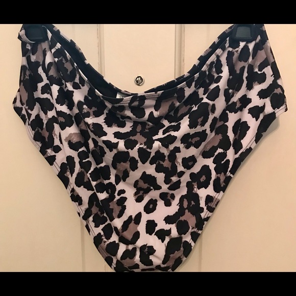 NWOTClassic Bikini Bottom】- Full coverage bottom flattering mid rise never worn - Picture 6 of 6